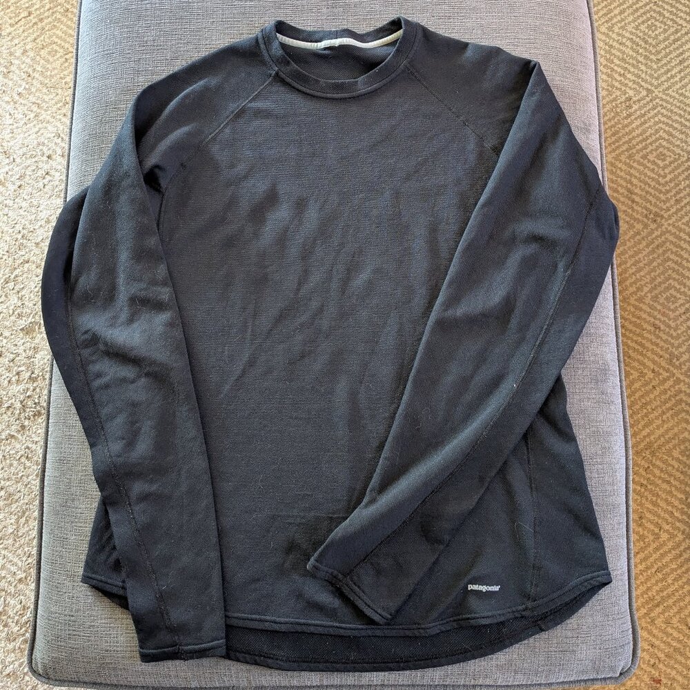 Patagonia capilene black base layer top, size women's XL